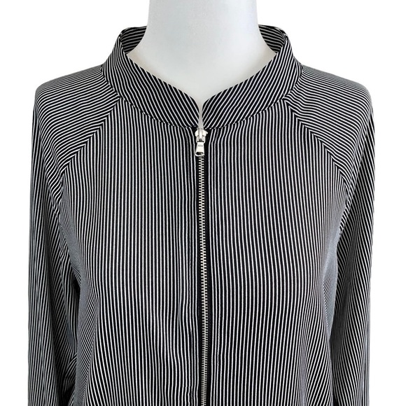 NWOT Maurices Zip Up Light Weight Jacket - Picture 4 of 14